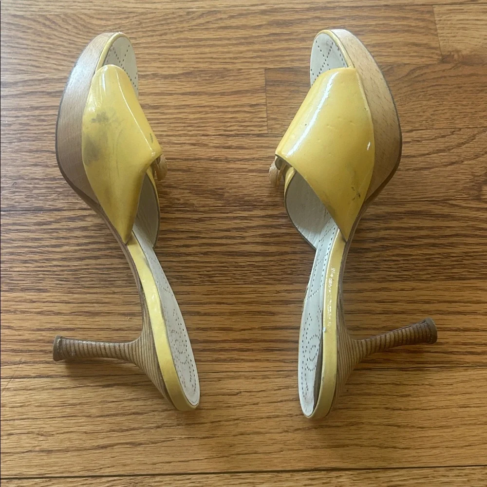 Authentic and Vintage Chanel Heels Size 37.5 - Picture 11 of 16